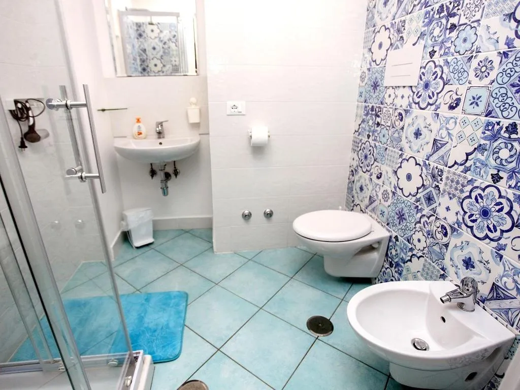 Room, B&B La Grotta Marina, Naples