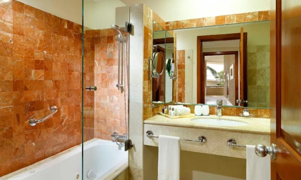 JUNIOR SUITE GARDEN VIEW Room, Grand Palladium Colonial Resort & Spa All Incl., Cancun Area