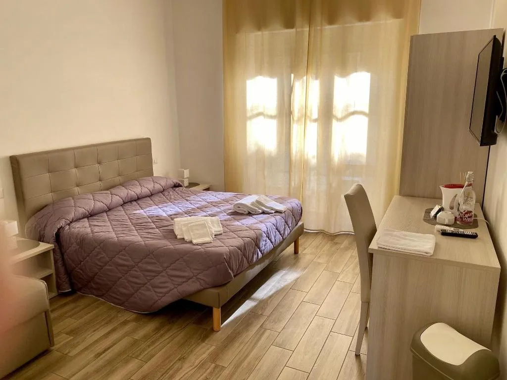 Room, Beb Caruso, Naples