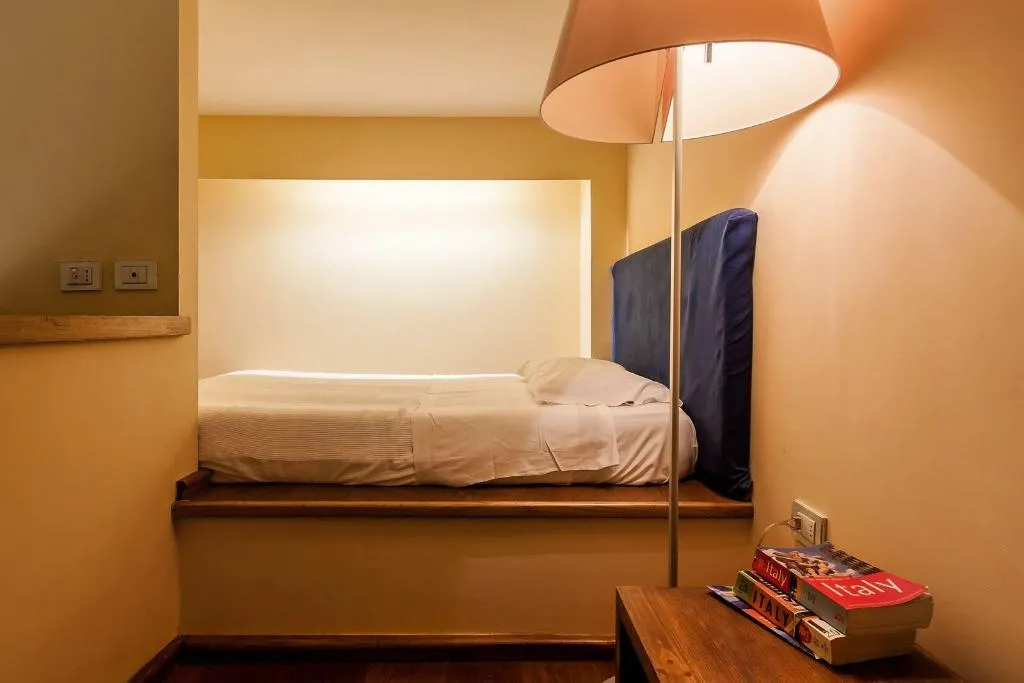 Room, Casa Astarita, Naples