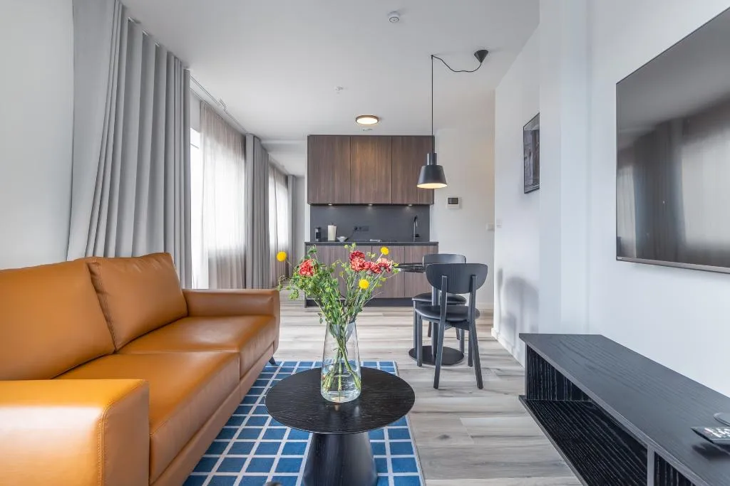 APARTMENT DELUXE WITH BALCONY Room, Hlemmur Suites, Reykjavik