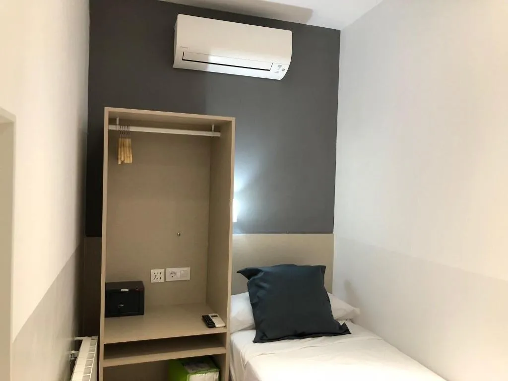 Room, Hostalin Madrid Atocha, Madrid