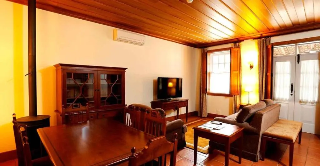 APARTMENT TWO BEDROOMS Room, Parador Casa da Insua, Porto