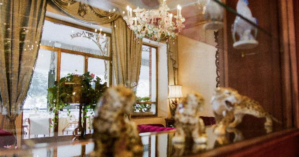 Lobby, Milan Speranza au Lac, Milan