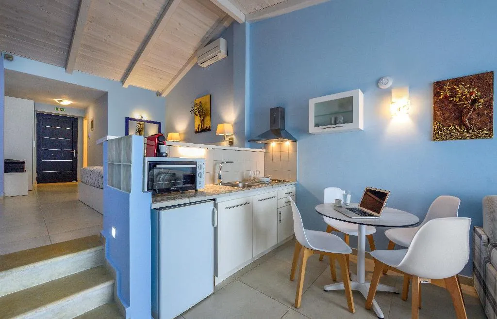 STUDIO SEA VIEW Room, Elpiniki Luxury Apartments, Thessaloniki