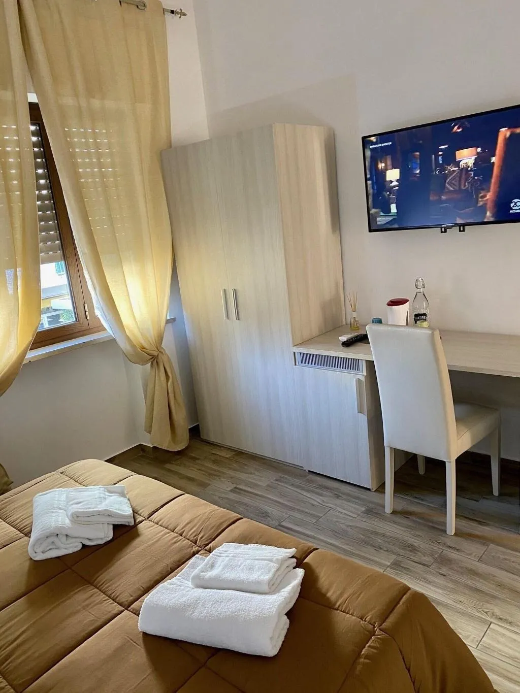Room, Beb Caruso, Naples