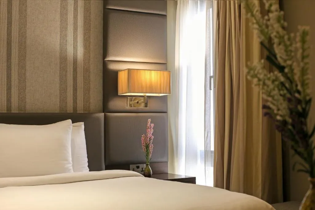 DOUBLE STANDARD Room, Dubai Marine Beach Resort & Spa, Dubai
