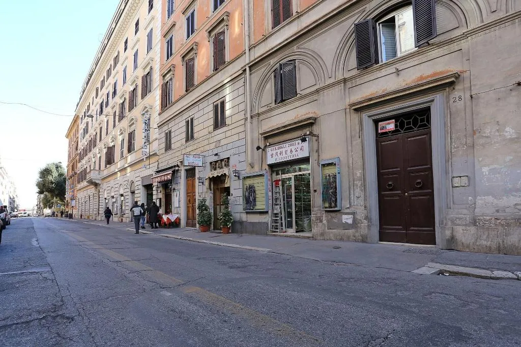 General view, Adorasuite 2, Naples