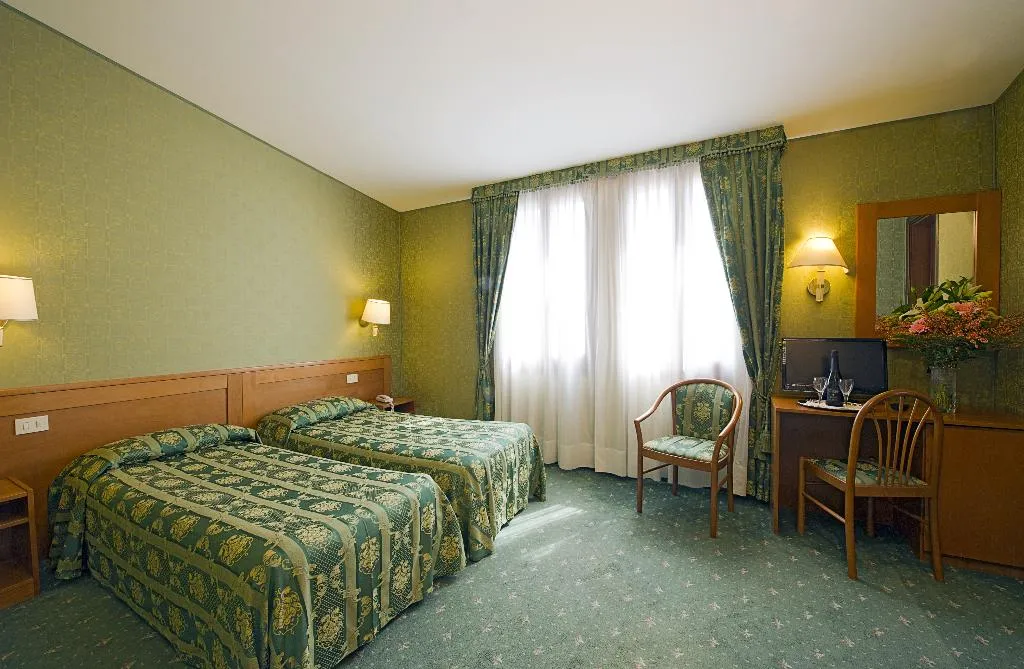 DOUBLE STANDARD Room, Spagna, Venice
