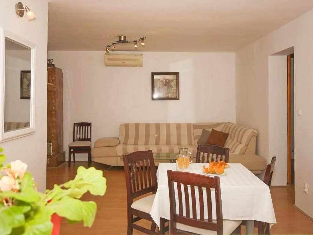 APARTMENT CAPACITY 6 Room, Apartments Katica, Dubrovnik
