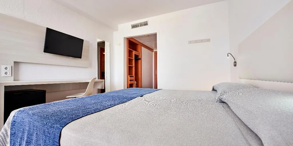 Room, Hotel Globales Cala´n Bosch, Menorca