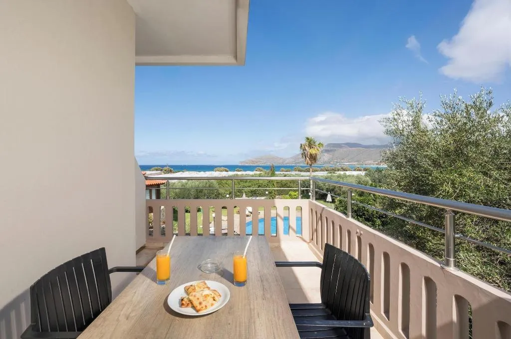 Room, Petritos Rooms And Studios, Crete
