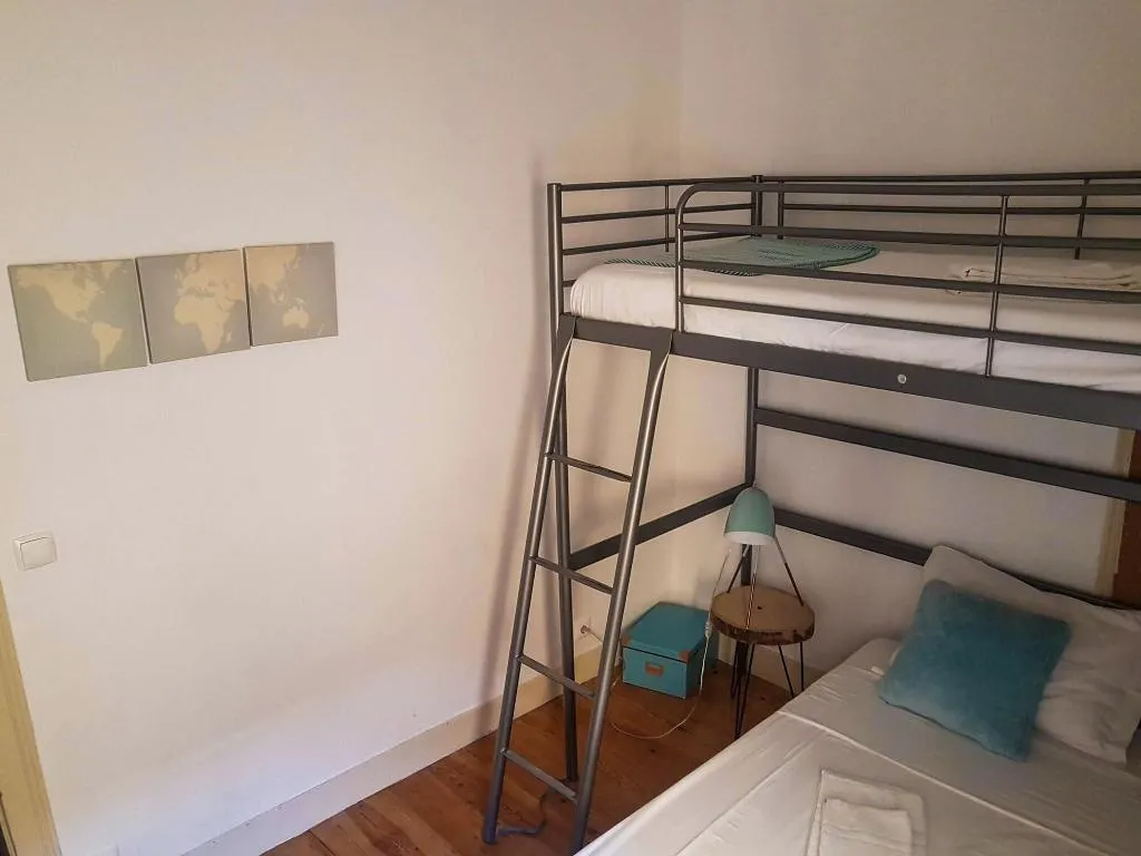 Room, Dukostel, Lisbon