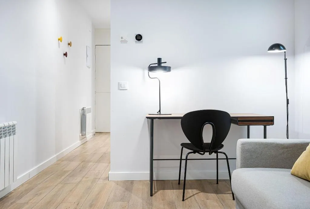 Room, Smartr Atocha Reina Sofia, Madrid