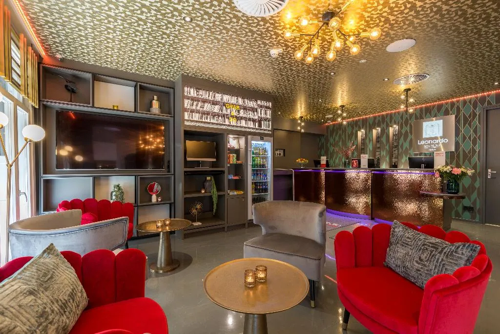 Lobby, Leonardo Hotel Amsterdam Museum Quarter, Amsterdam