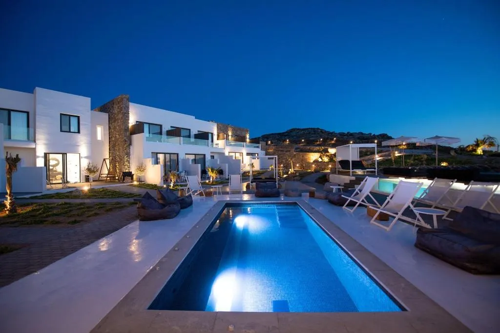 Sports and Entertainment, Bianco A Nero, Mykonos