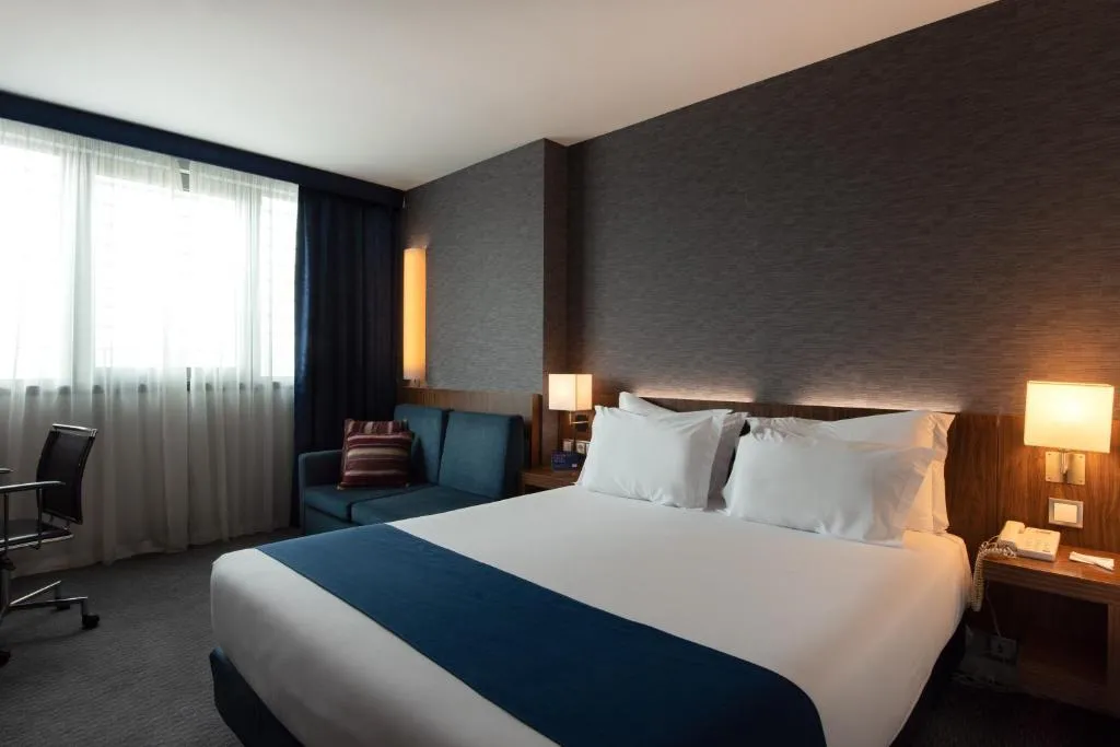 DOUBLE WITH DOUBLE BED Room, Holiday Inn Express Lisbon Airport, Lisbon