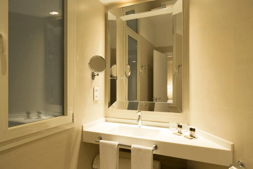 QUADRUPLE STANDARD Room, Icon Bcn, Barcelona