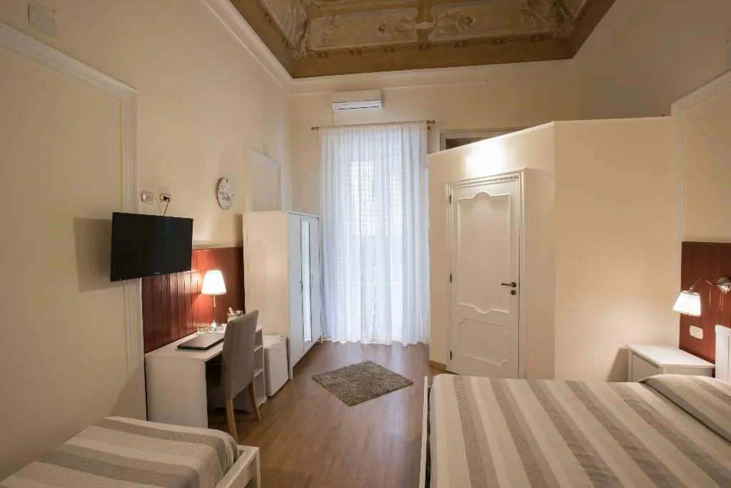 TRIPLE STANDARD Room, Dimora Novecento, Catania