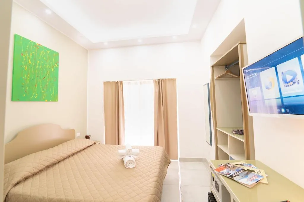 Room, Royal Art House H Duomo (Albergo diffuso), Naples