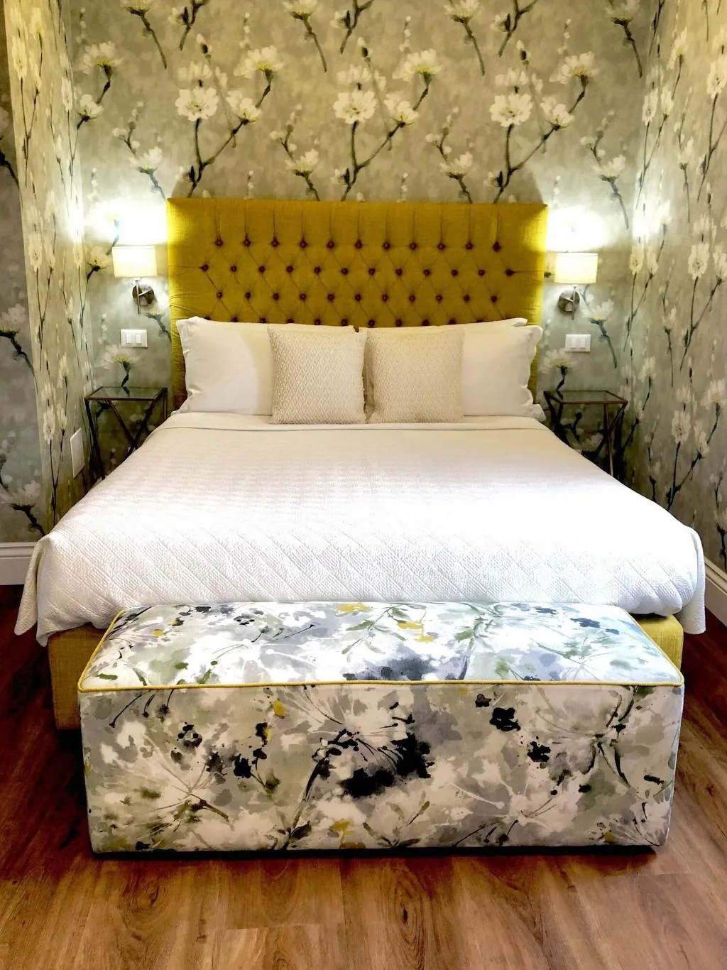 Room, Il Perseo, Florence