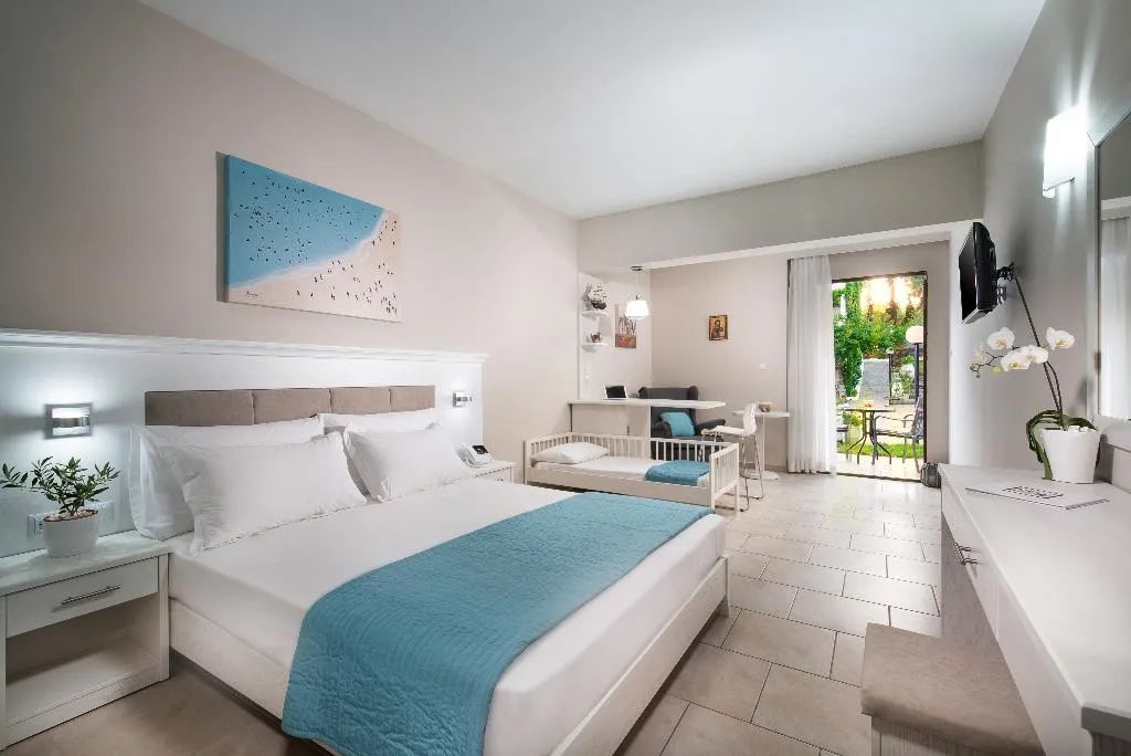 FAMILY ROOM SUPERIOR Room, Porfi Beach, Halkidiki