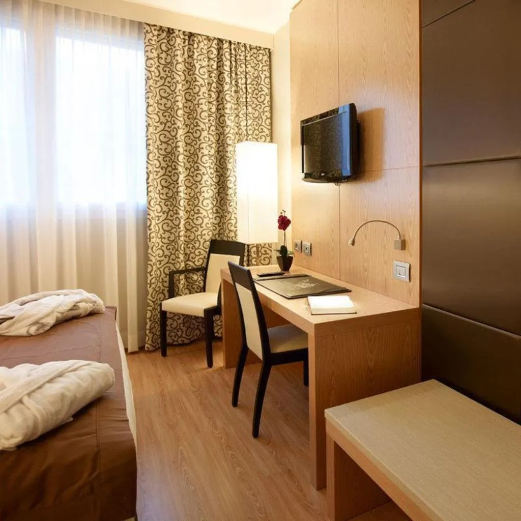 Room, Virginia Palace, Milan