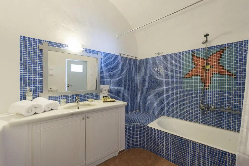 Room, Kastro Suites, Santorini