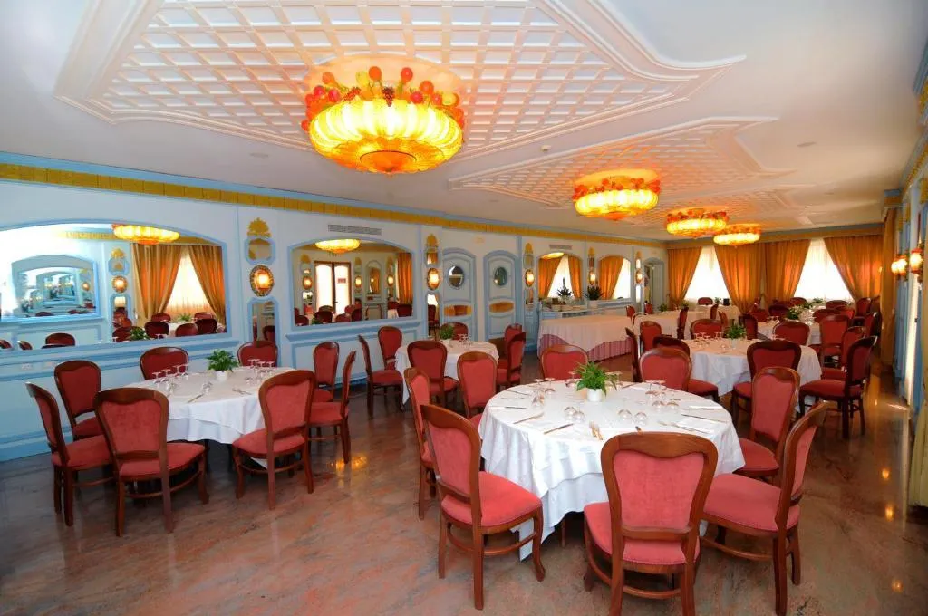 Restaurant, Eliseo Park's, Naples