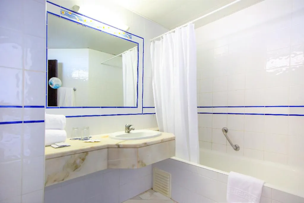 Double or Twin STANDARD Room, Auramar Beach Resort, Algarve