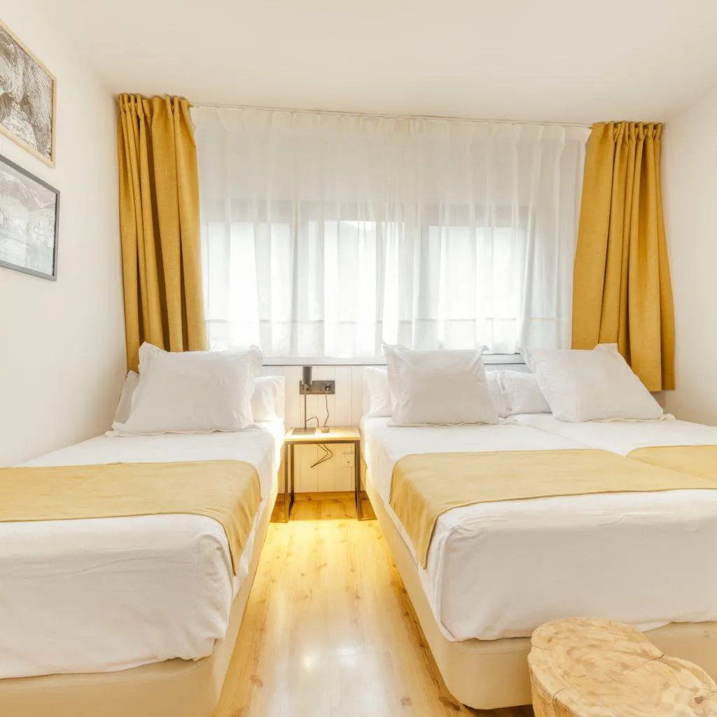 TRIPLE STANDARD Room, Viella, Costa Brava