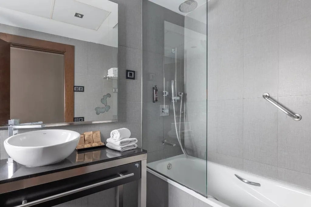 DOUBLE SINGLE USE STANDARD Room, Barcelona Hotel Colonial, Barcelona