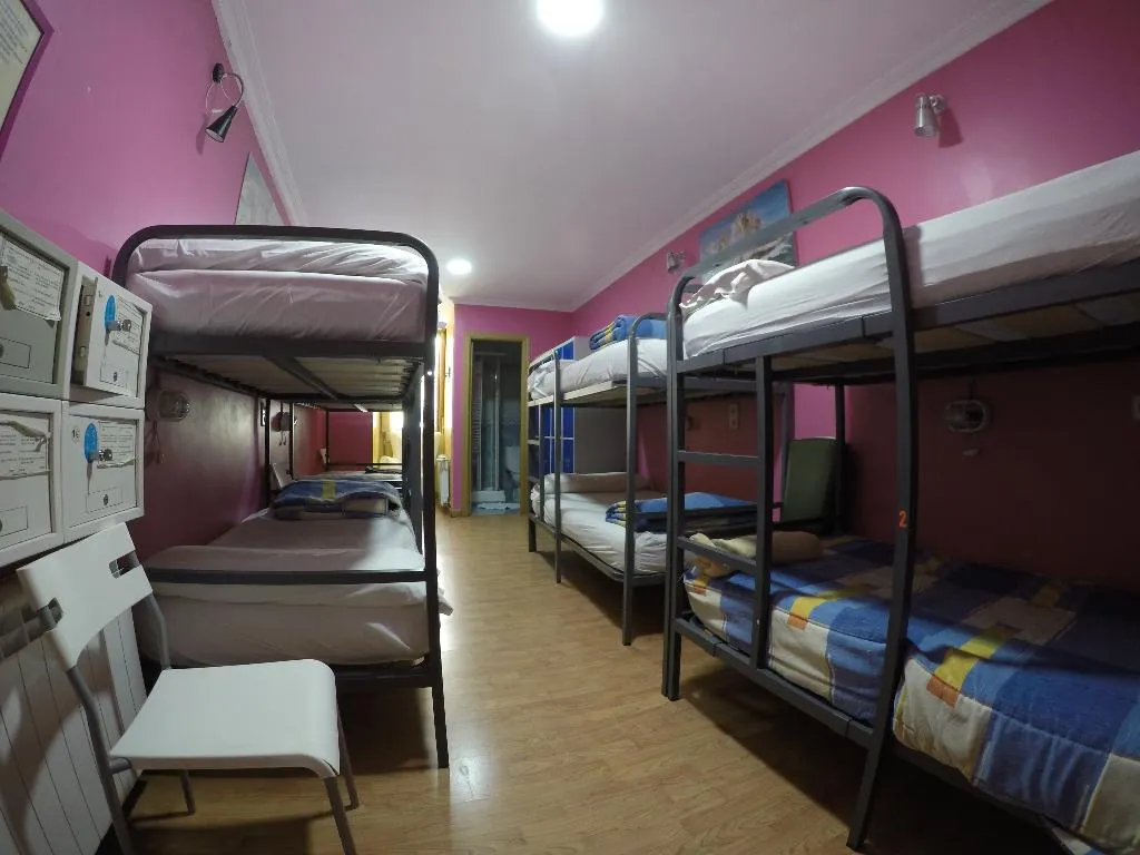 Bed in dormitory CAPACITY 8 Room, Hostel RC Miguel Angel, Madrid