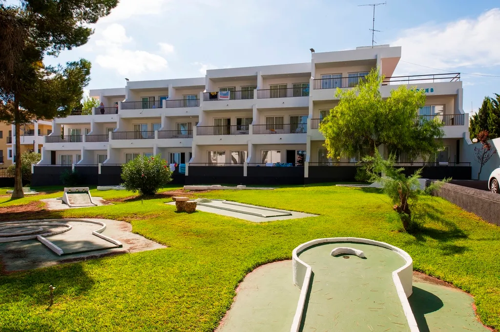 Sports and Entertainment, Vibra Riviera Apartamentos, Ibiza