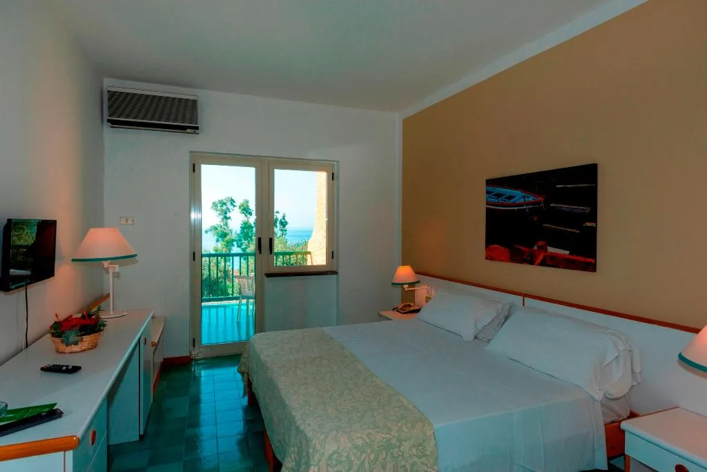 DOUBLE WITH TERRACE Room, Hotel & Resort Torre Normanna, Palermo