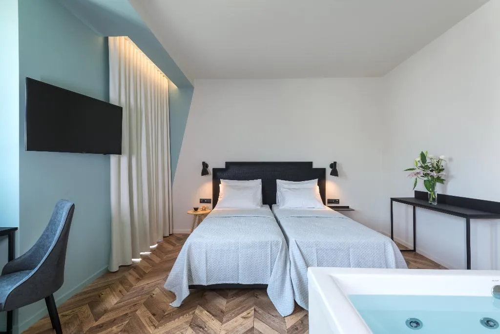 SUITE WITH JACUZZI Room, Athens One Smart Hotel, Athens