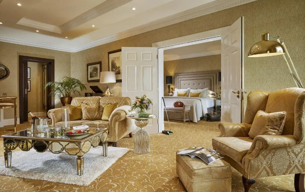 SUITE STANDARD Room, Hayfield Manor, Cork