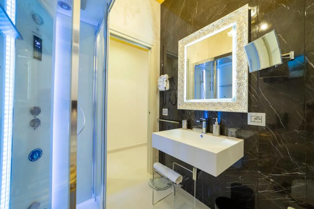 Room, Leucosya Luxury Rooms, Naples