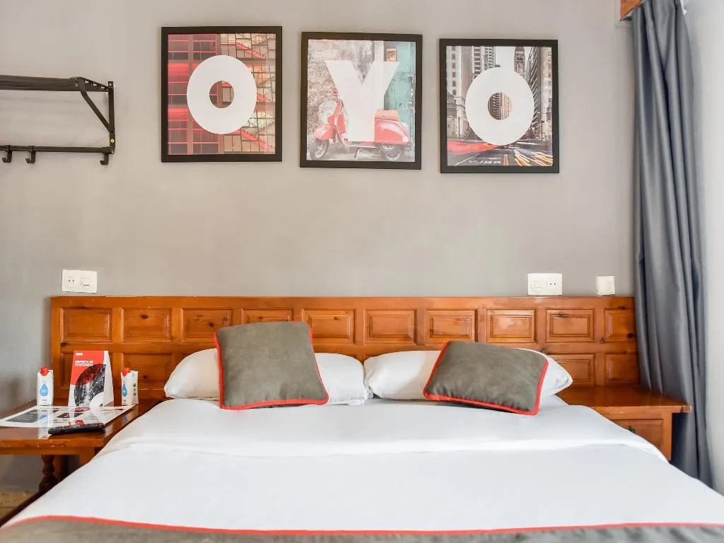 DOUBLE WITH SHARED BATHROOM Room, Hostal Carabanchel, Madrid