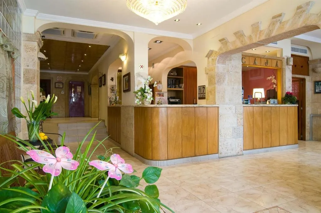 Lobby, Balear, Majorca