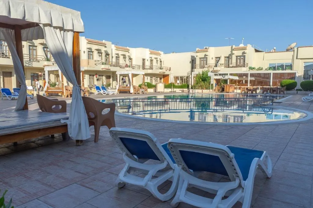 Pool, Cataract Layalina Hotel, Red Sea Riviera