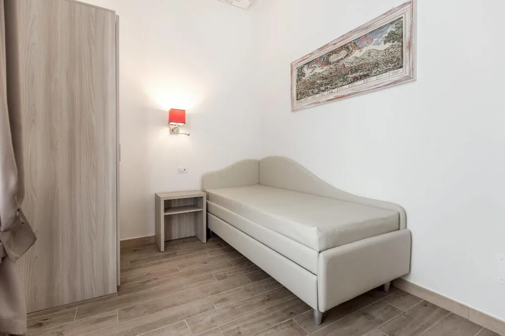 Room, Apollo Guest House, Florence