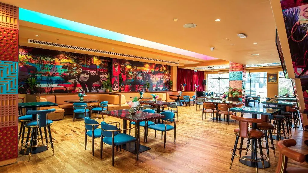 Restaurant, voco Bonnington Dubai, Dubai