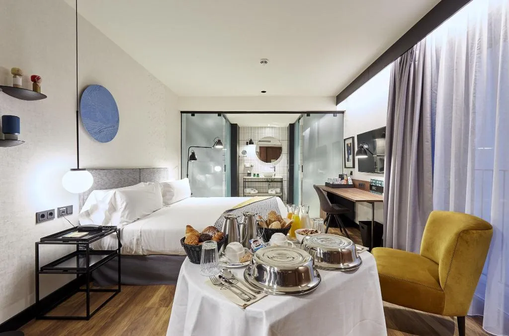 TWIN SUPERIOR Room, Radisson Blu 1882 Hotel, Barcelona Sagrada Familia, Barcelona