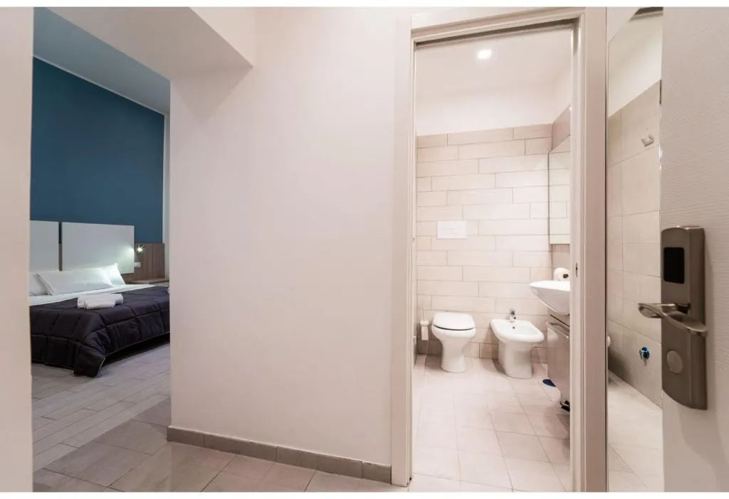 Room, New Gallery, Naples
