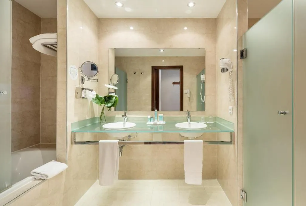 Double or Twin STANDARD Room, Ilunion Malaga, Costa Del Sol