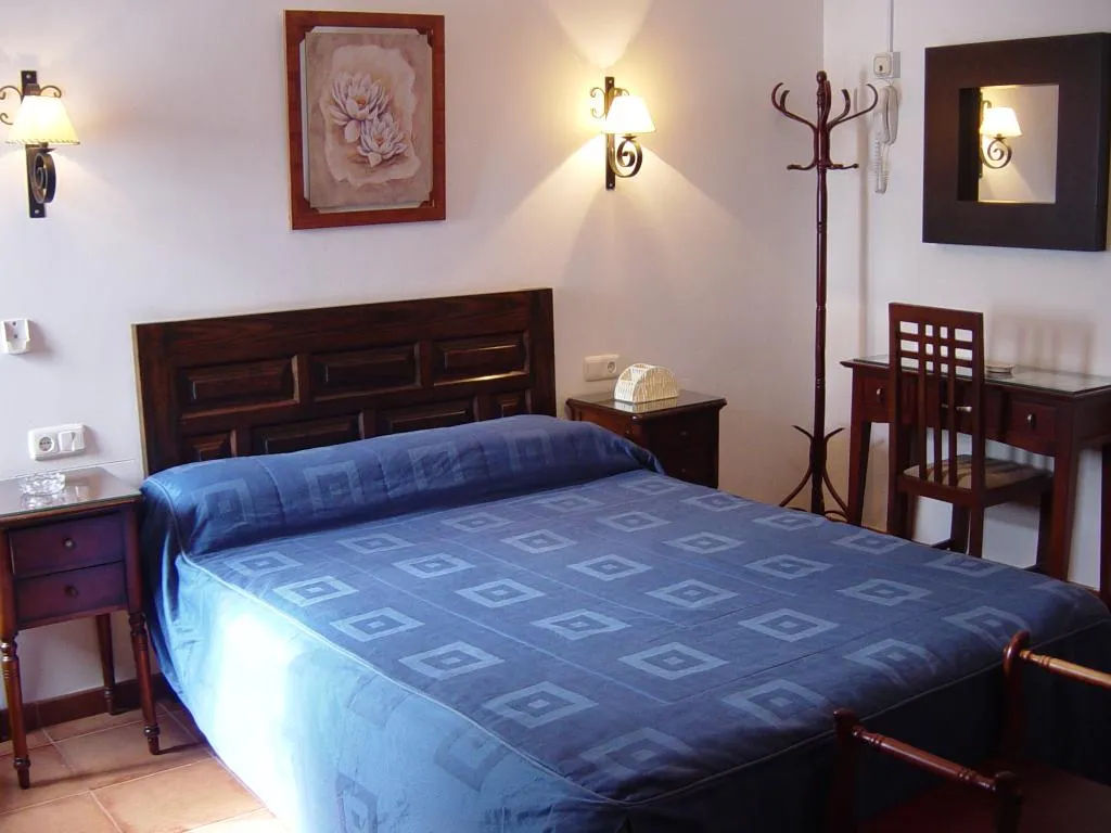DOUBLE WITH DOUBLE BED Room, Hostal Colon, Andalucia