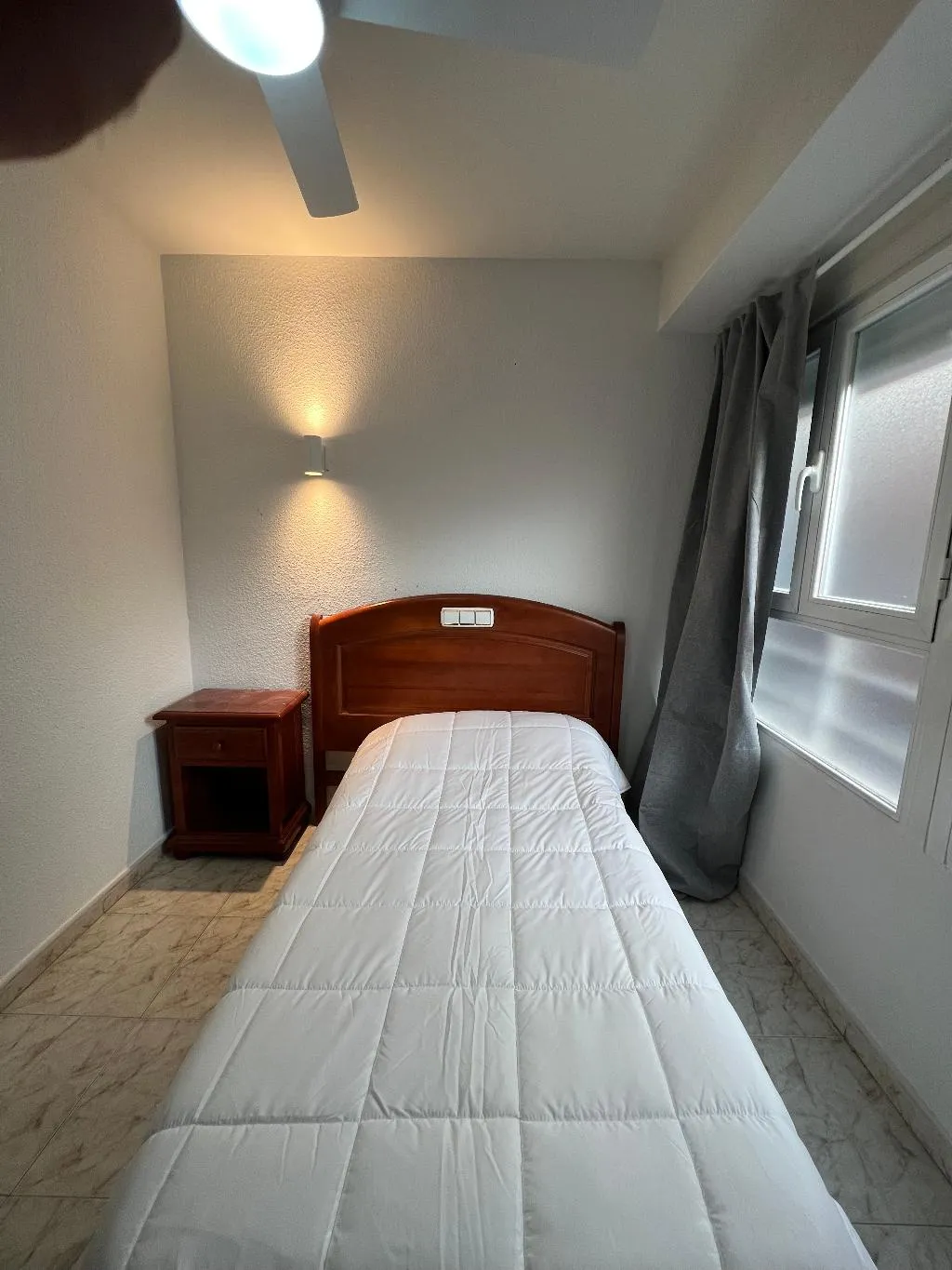 SINGLE STANDARD Room, Hostal La Embajada, Madrid