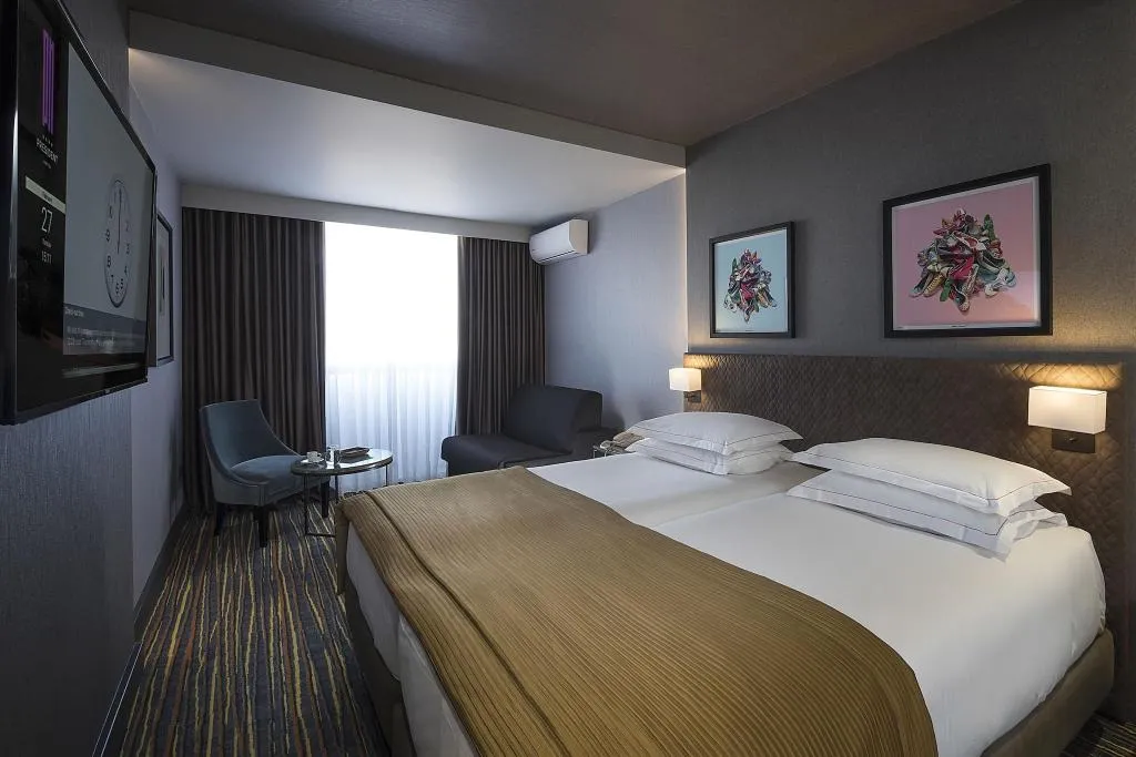 Room, President, Athens