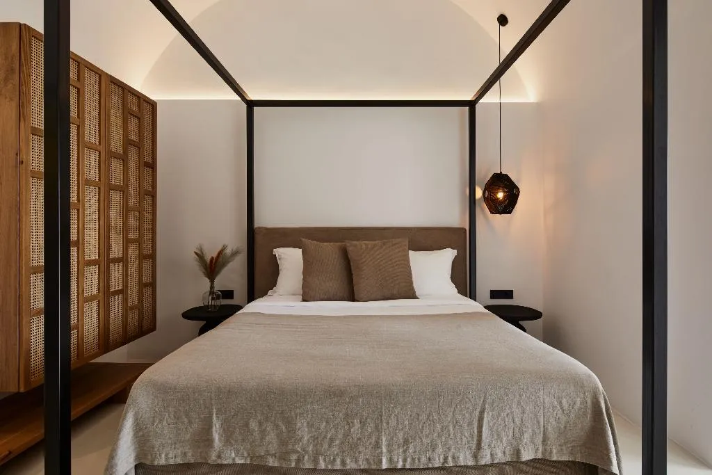 SUITE DELUXE WITH JACUZZI Room, You And Me Suites, Santorini